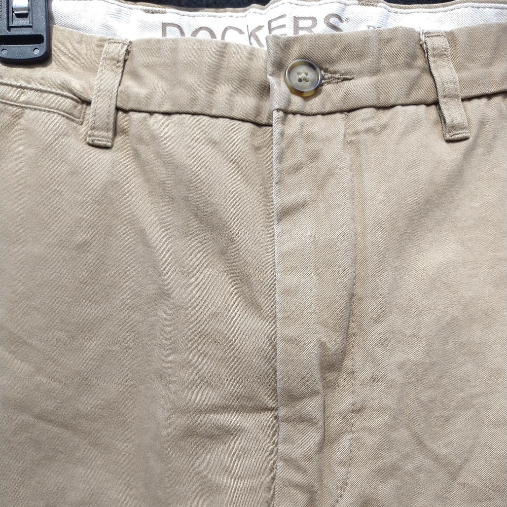 DOCKER'S CHINO FOR MEN.  SZ 34x32 - Picture 2 of 8